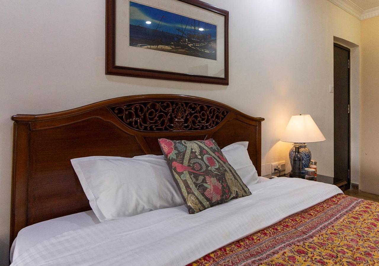 Neelam Bed & Breakfast Calcuta Exterior foto